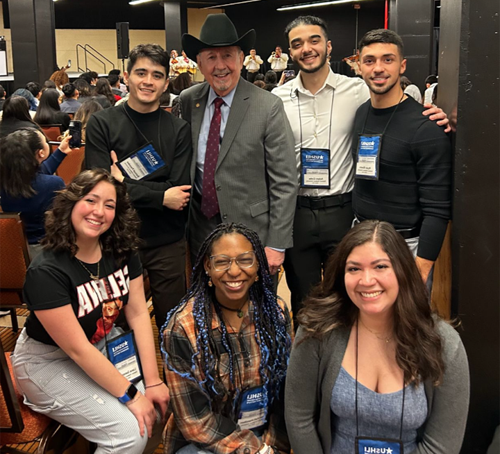 Members of BW SALSA (Spanish 和 Latinx Student Association) at the United States Hispanic Leadership Conference.